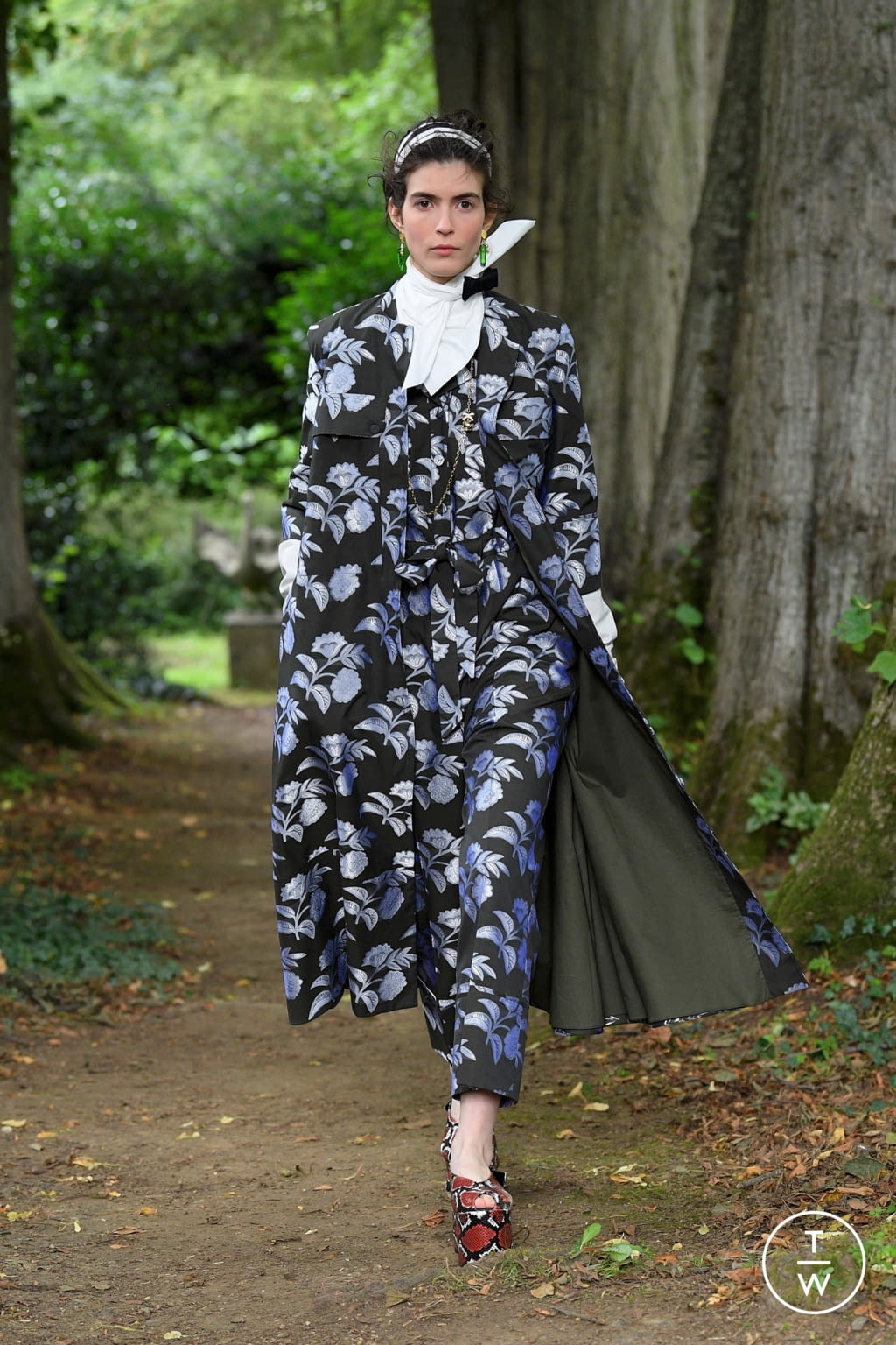 Fashion Week London Spring/Summer 2021 look 10 from the Erdem collection womenswear