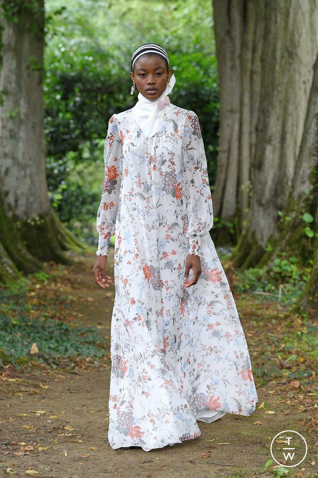 Fashion Week London Spring/Summer 2021 look 35 from the Erdem collection womenswear