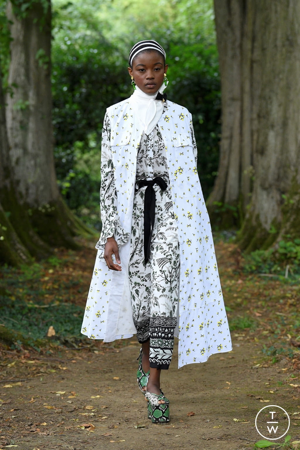 Fashion Week London Spring/Summer 2021 look 5 from the Erdem collection womenswear