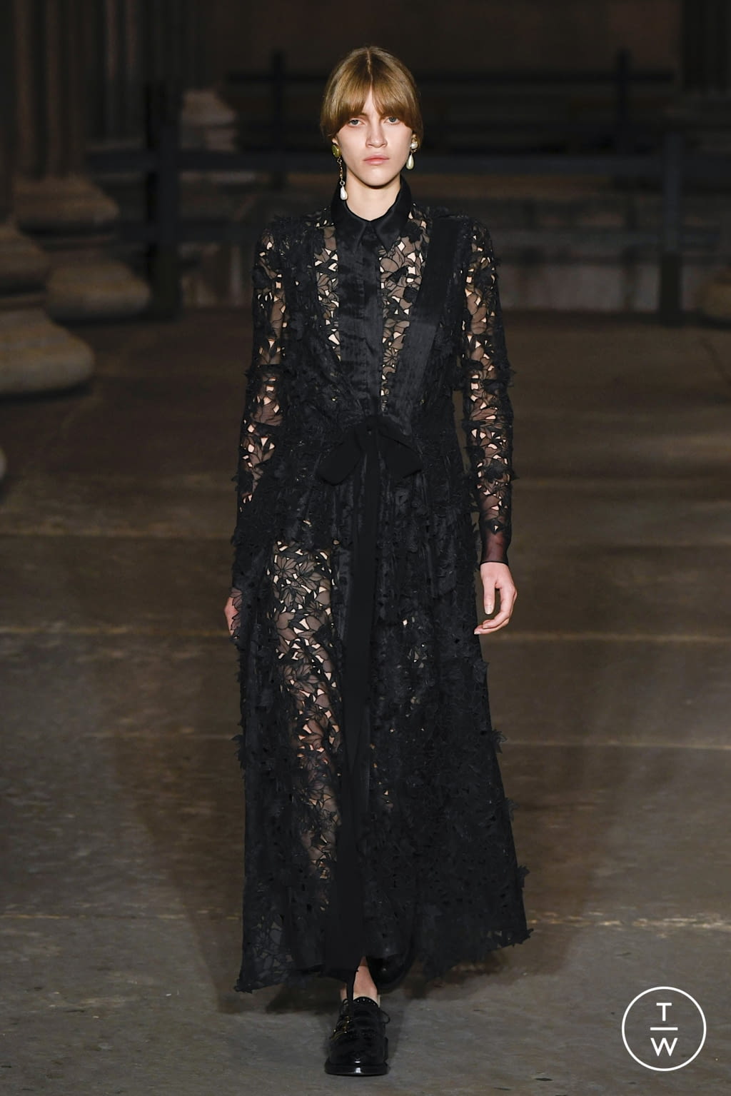 Fashion Week London Spring/Summer 2022 look 33 from the Erdem collection 女装