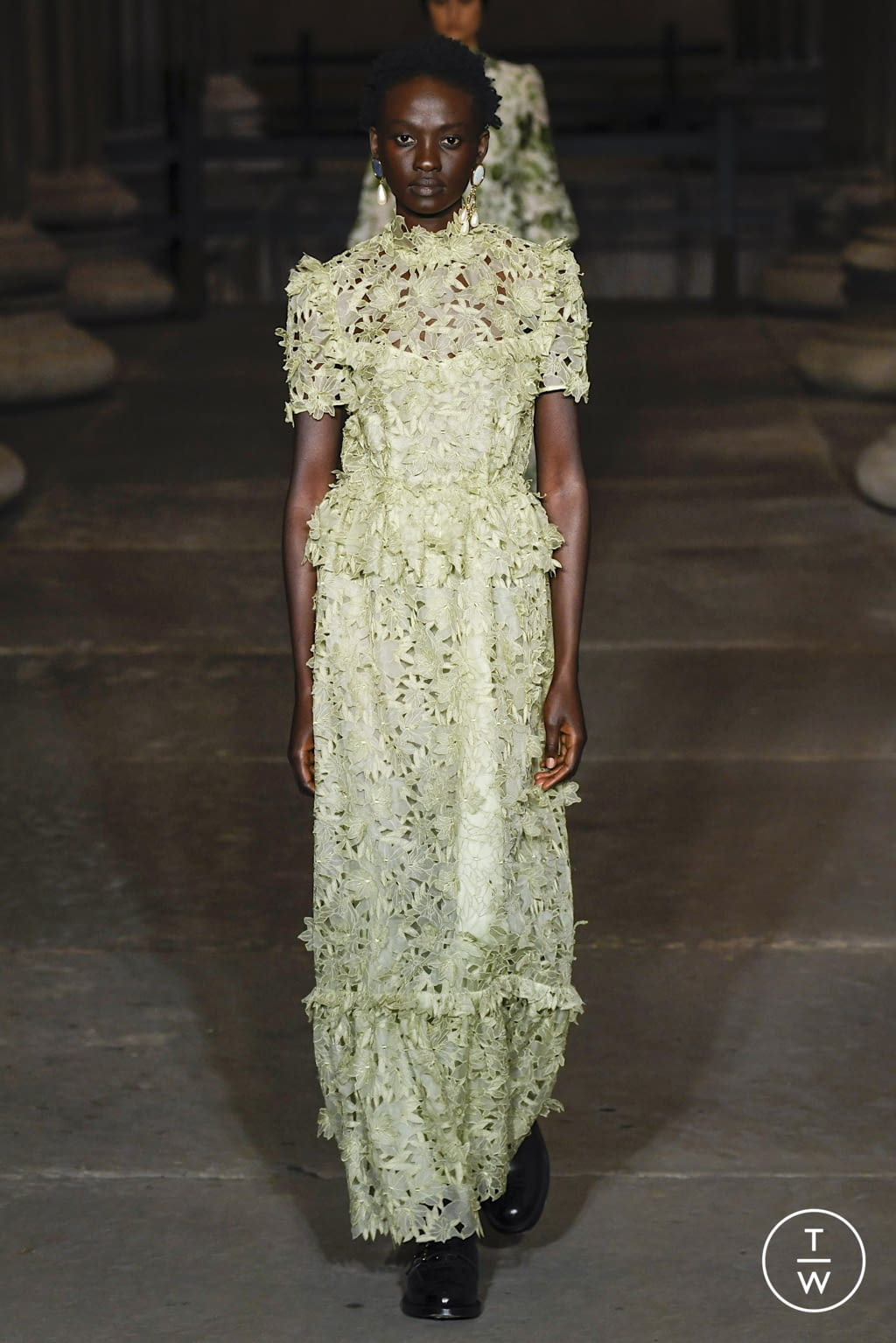 Fashion Week London Spring/Summer 2022 look 34 from the Erdem collection womenswear