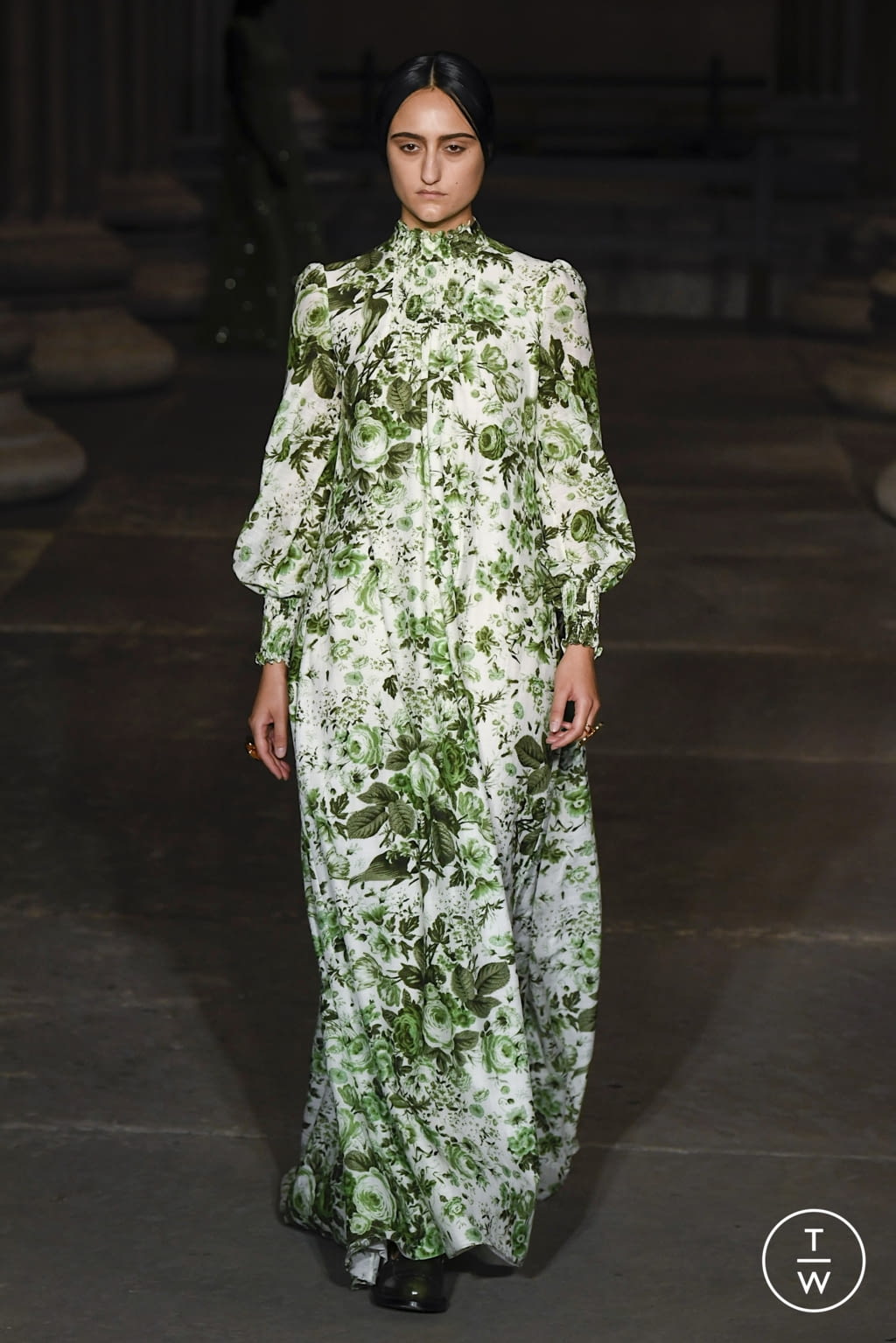 Fashion Week London Spring/Summer 2022 look 35 from the Erdem collection womenswear