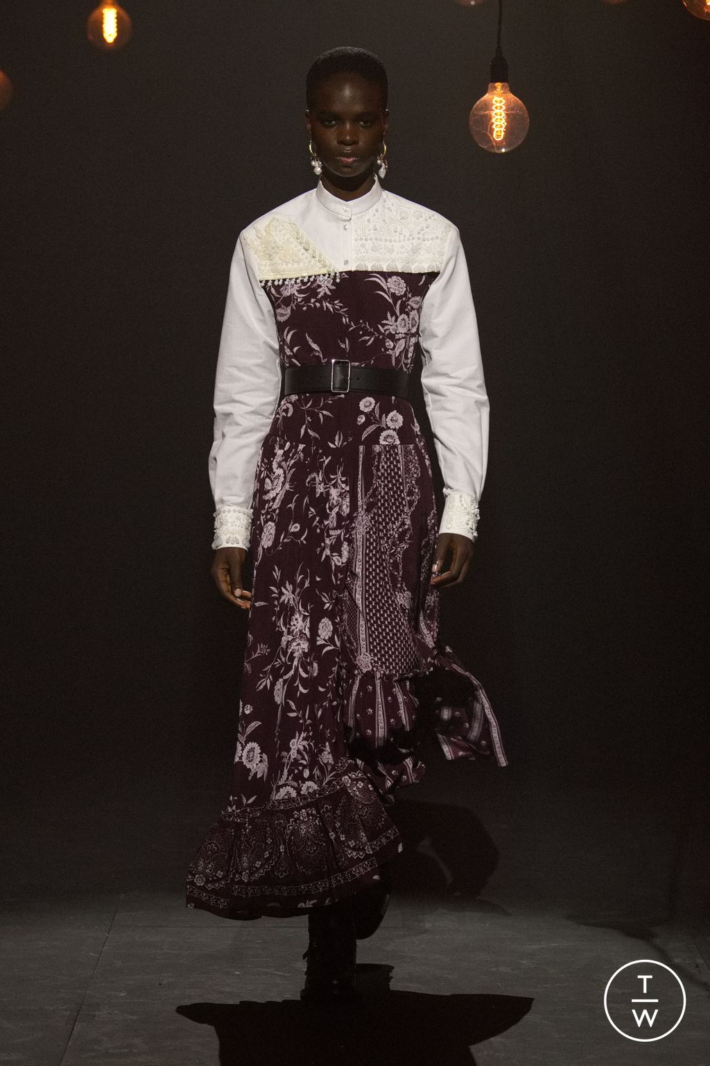 Fashion Week London Fall/Winter 2023 look 8 from the Erdem collection 女装