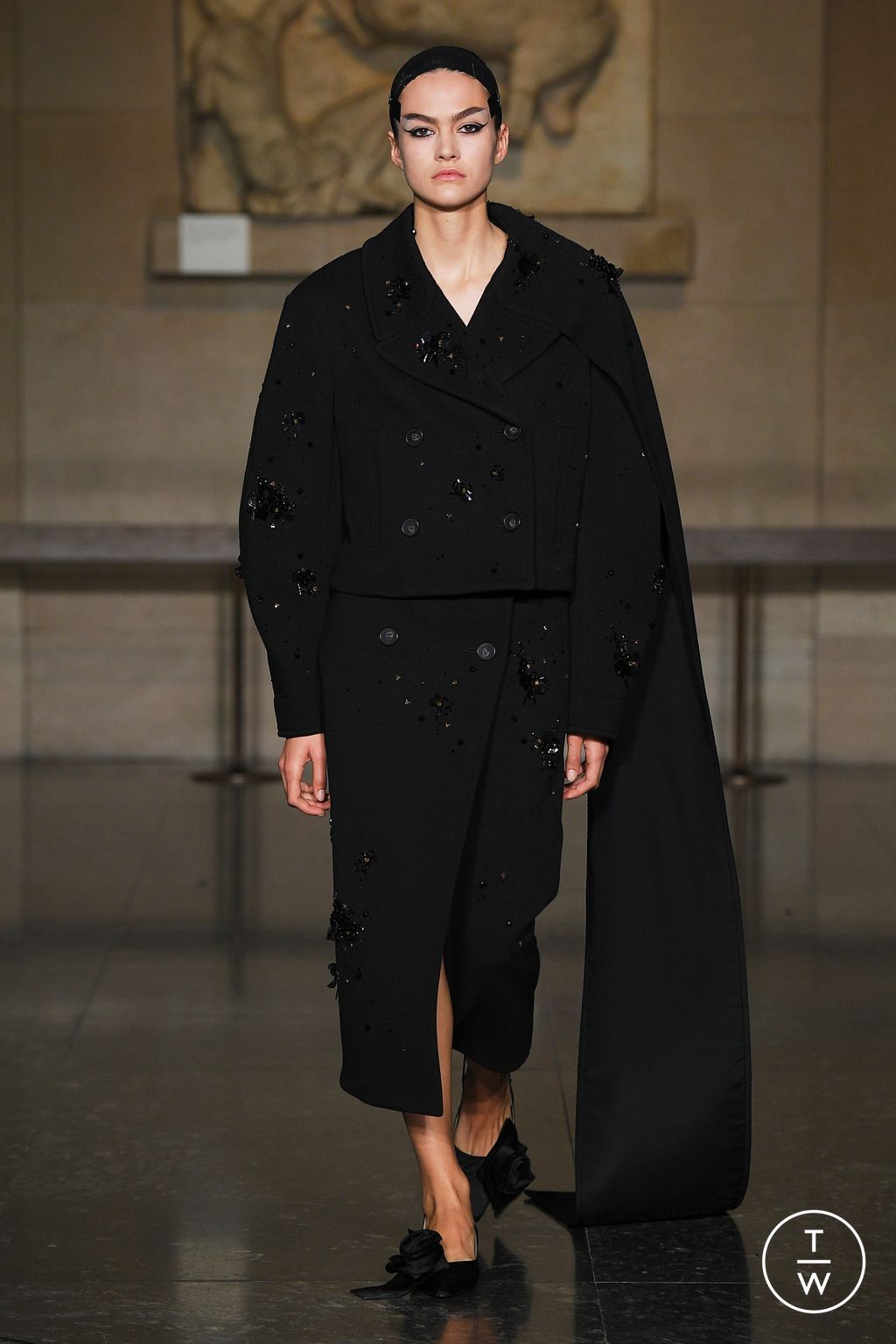 Fashion Week London Fall/Winter 2024 look 29 from the Erdem collection 女装