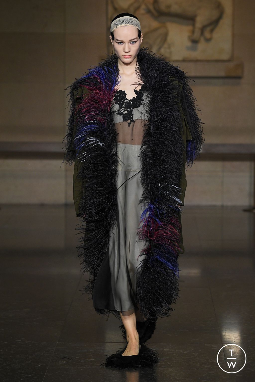 Fashion Week London Fall/Winter 2024 look 36 from the Erdem collection 女装