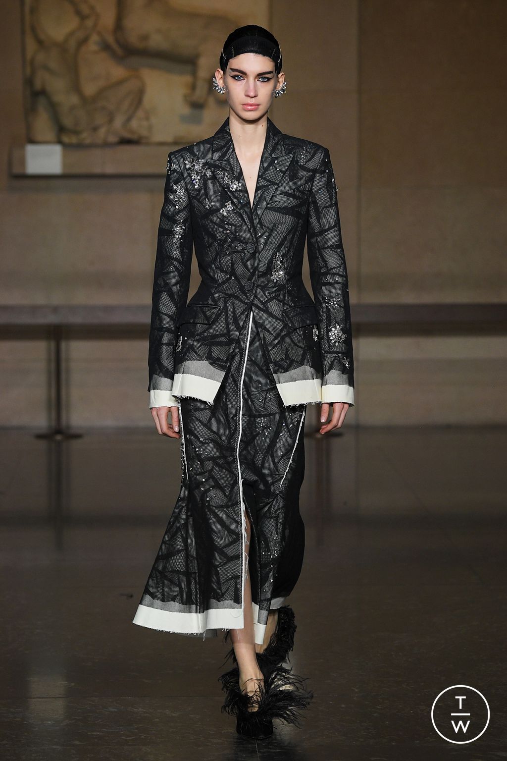 Fashion Week London Fall/Winter 2024 look 41 from the Erdem collection 女装