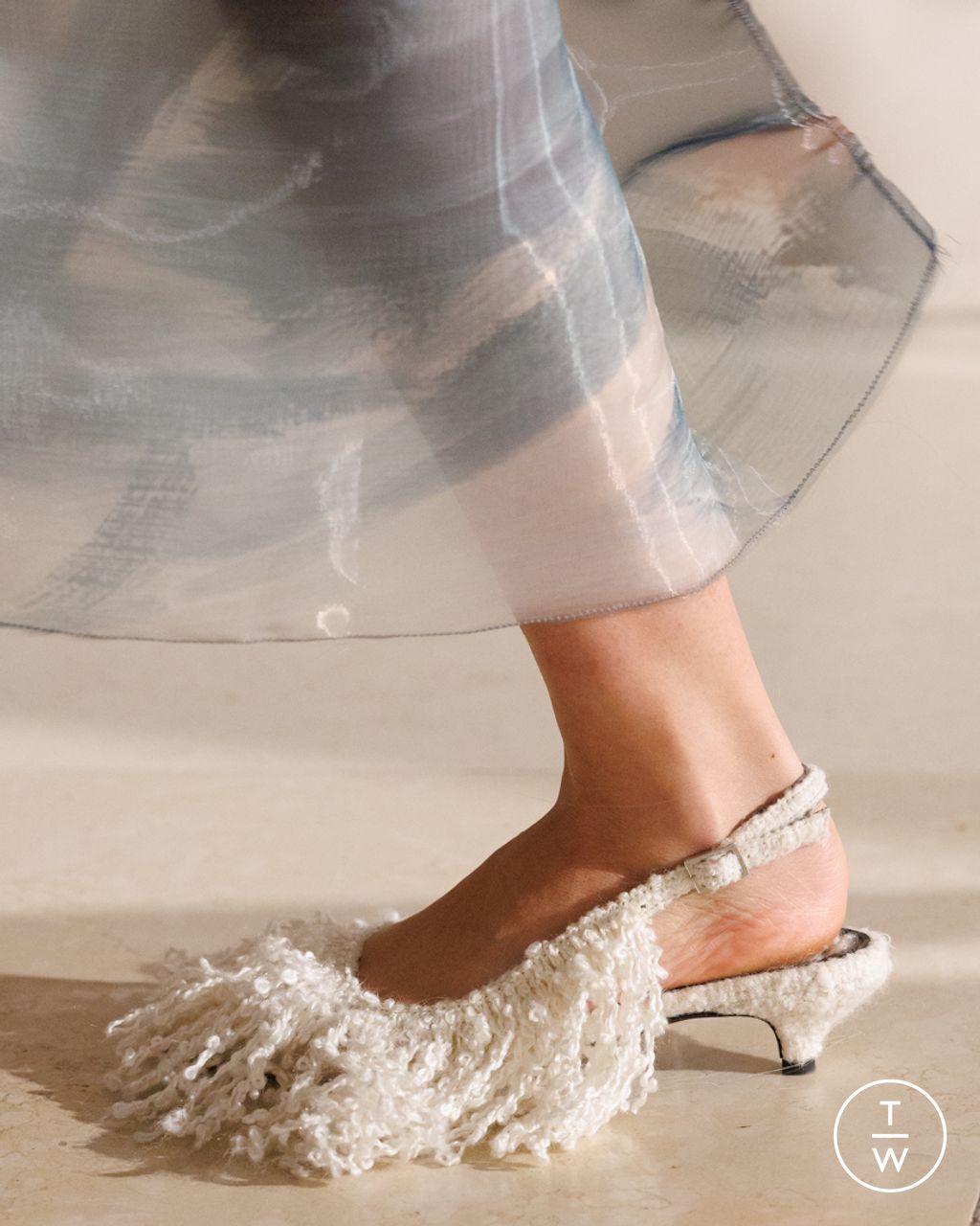 Fashion Week London Fall/Winter 2025 look 63 de la collection Erdem womenswear accessories