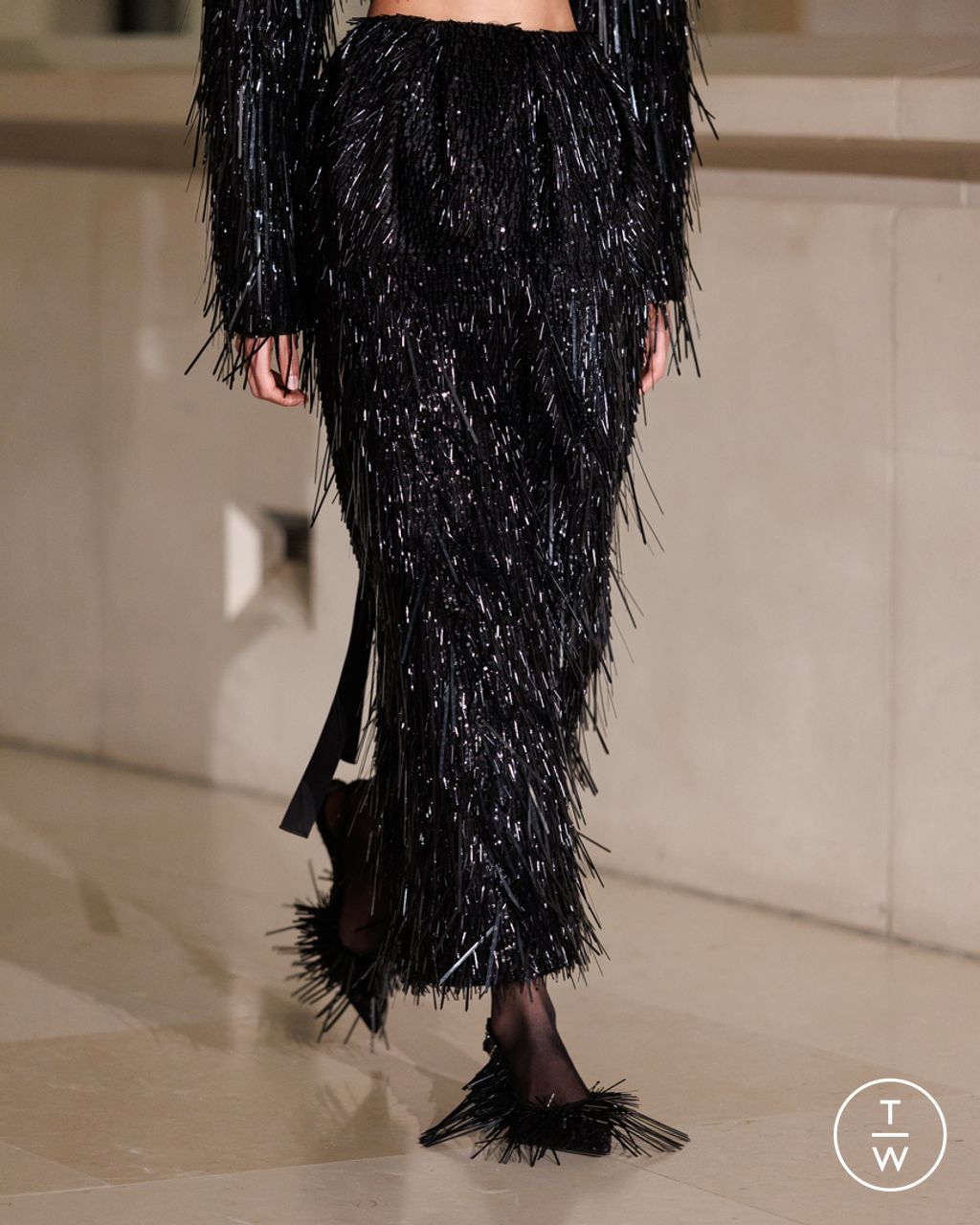 Fashion Week London Fall/Winter 2025 look 11 de la collection Erdem womenswear accessories