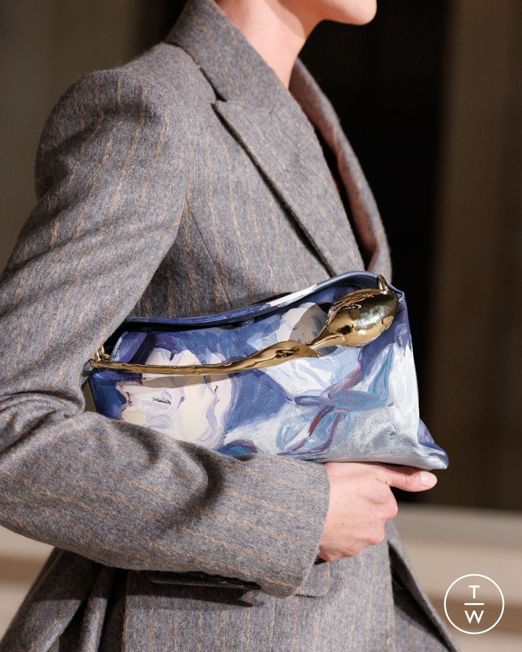 Fashion Week London Fall/Winter 2025 look 14 de la collection Erdem womenswear accessories