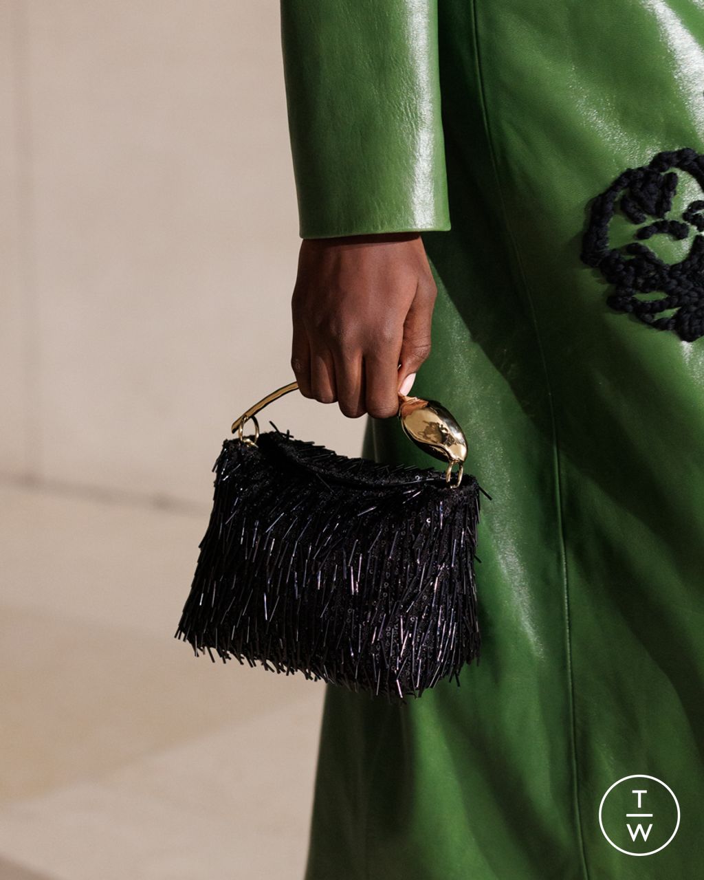 Fashion Week London Fall/Winter 2025 look 29 de la collection Erdem womenswear accessories