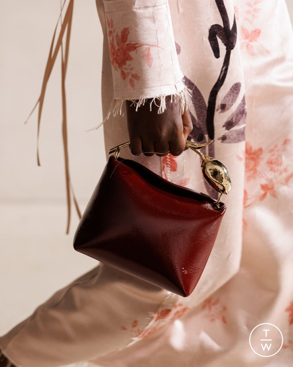 Fashion Week London Fall/Winter 2025 look 30 from the Erdem collection womenswear accessories