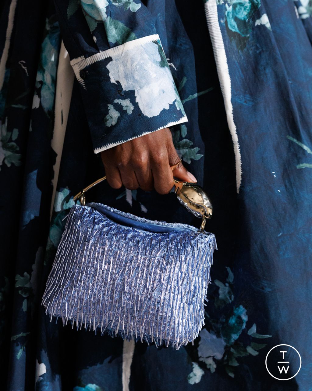 Fashion Week London Fall/Winter 2025 look 39 de la collection Erdem womenswear accessories