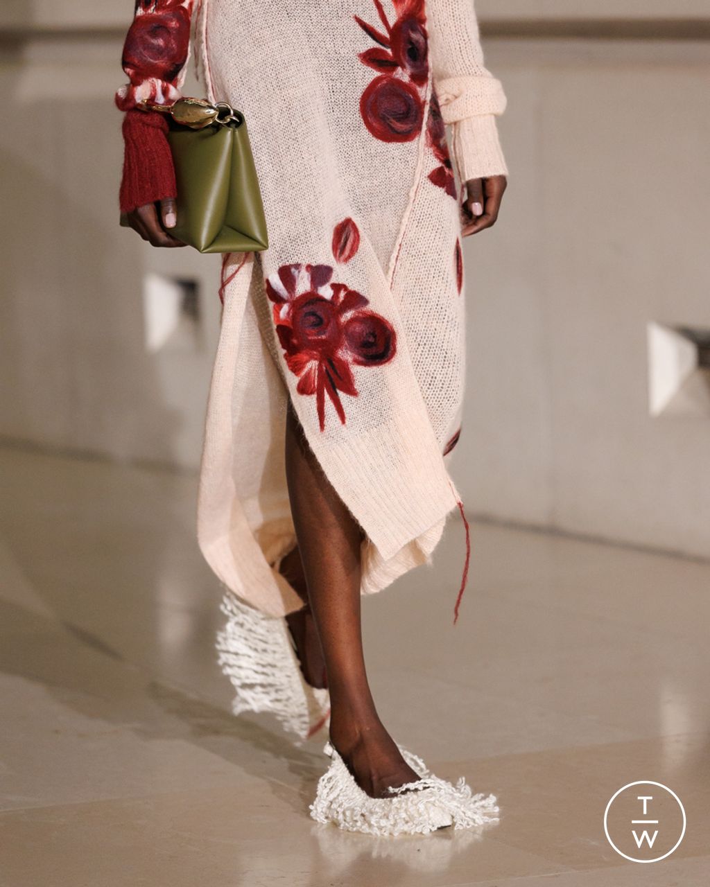 Fashion Week London Fall/Winter 2025 look 42 de la collection Erdem womenswear accessories