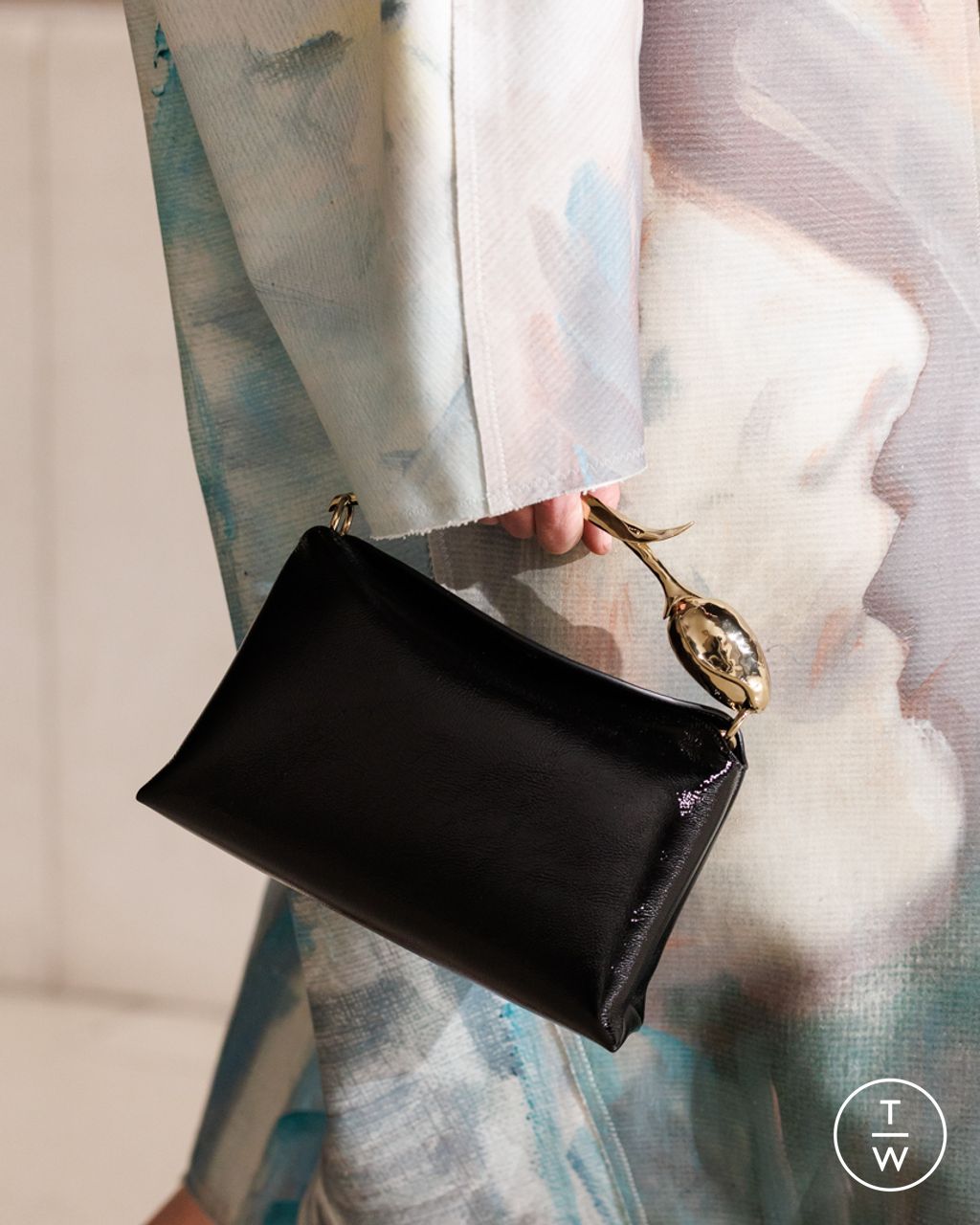 Fashion Week London Fall/Winter 2025 look 4 de la collection Erdem womenswear accessories