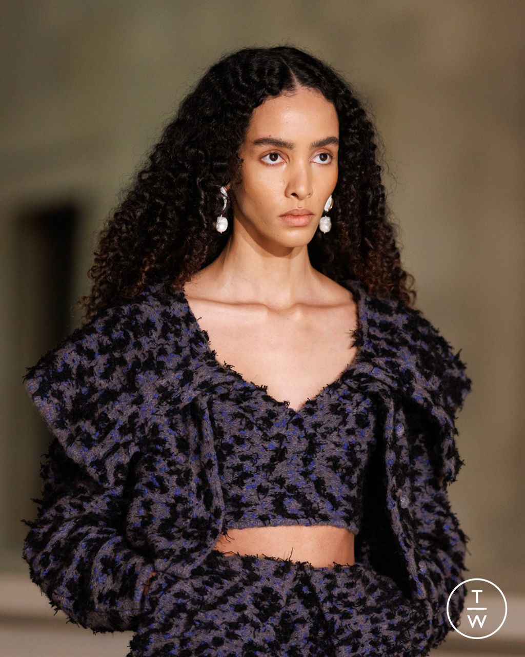 Fashion Week London Fall/Winter 2025 look 48 de la collection Erdem womenswear accessories