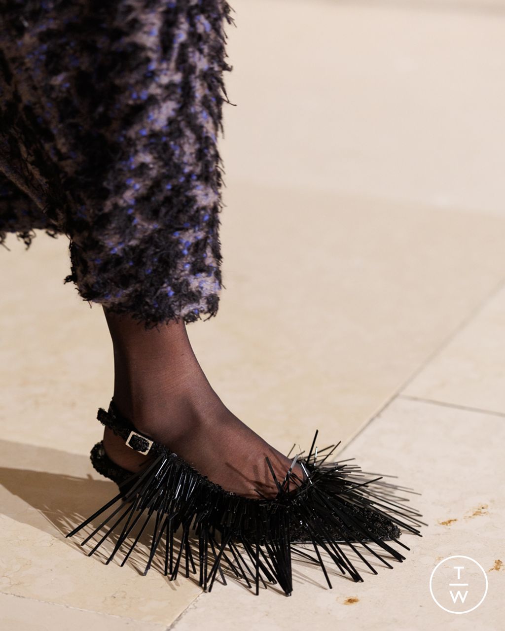 Fashion Week London Fall/Winter 2025 look 49 de la collection Erdem womenswear accessories