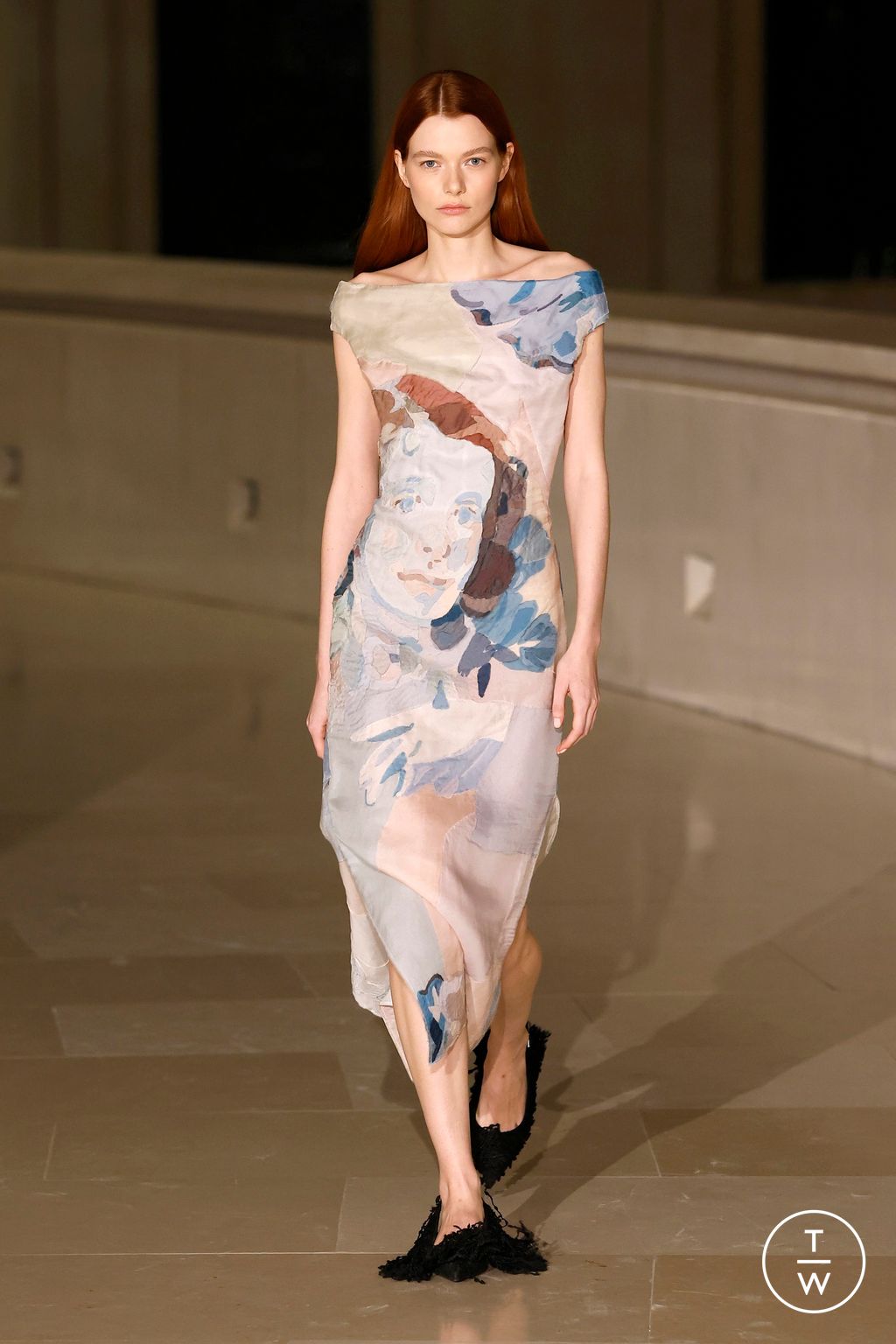 Fashion Week London Fall/Winter 2025 look 1 from the Erdem collection womenswear