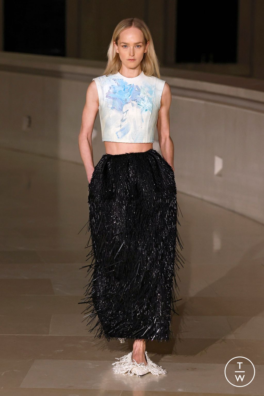 Fashion Week London Fall/Winter 2025 look 2 from the Erdem collection 女装