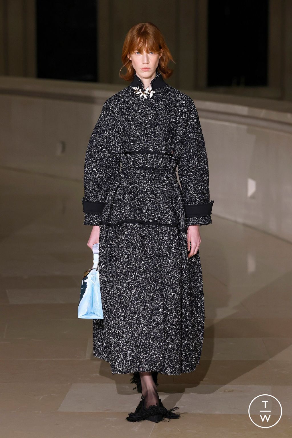 Fashion Week London Fall/Winter 2025 look 25 from the Erdem collection 女装