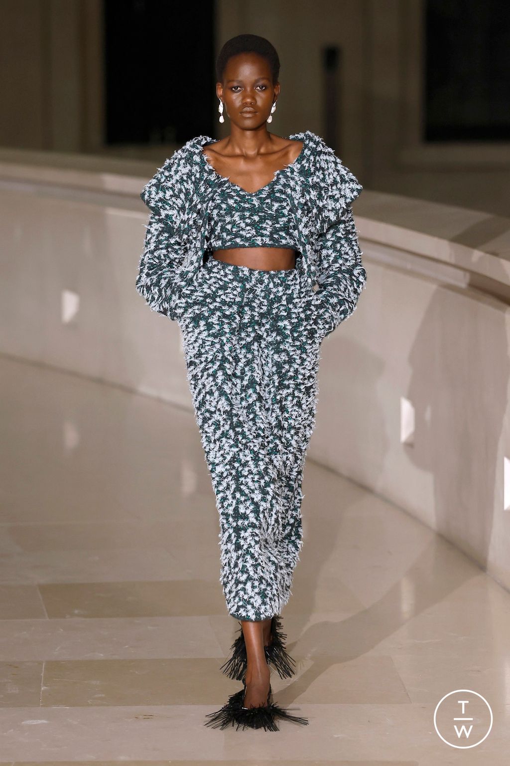 Fashion Week London Fall/Winter 2025 look 31 from the Erdem collection womenswear