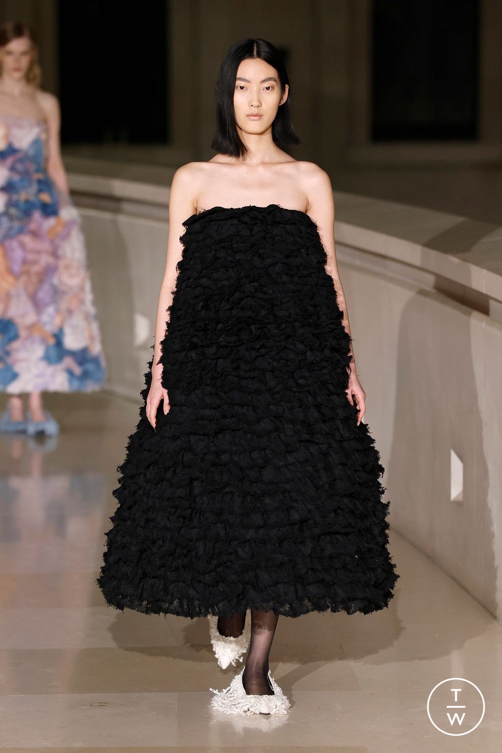 Fashion Week London Fall/Winter 2025 look 43 from the Erdem collection womenswear