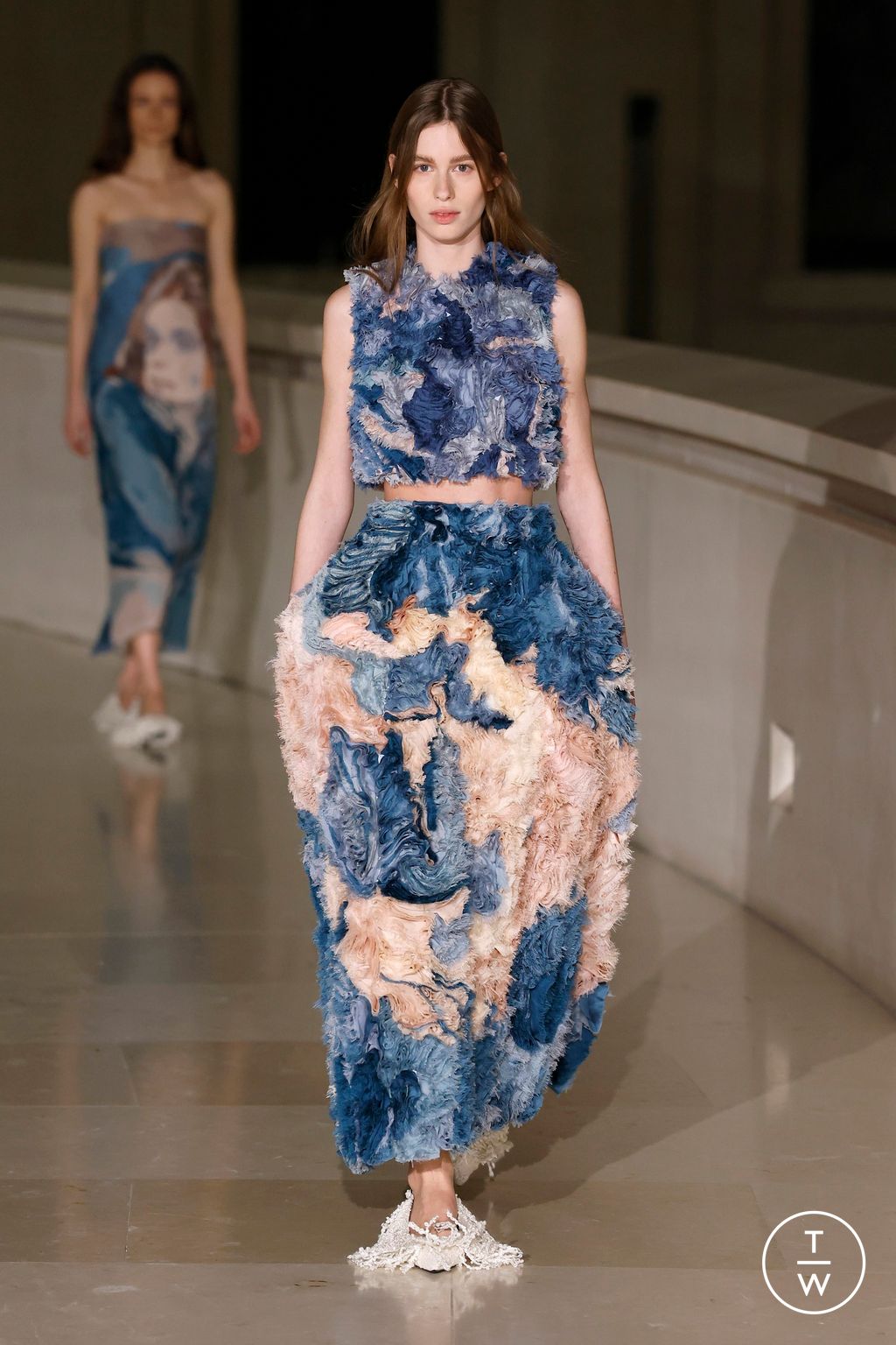Fashion Week London Fall/Winter 2025 look 46 from the Erdem collection womenswear