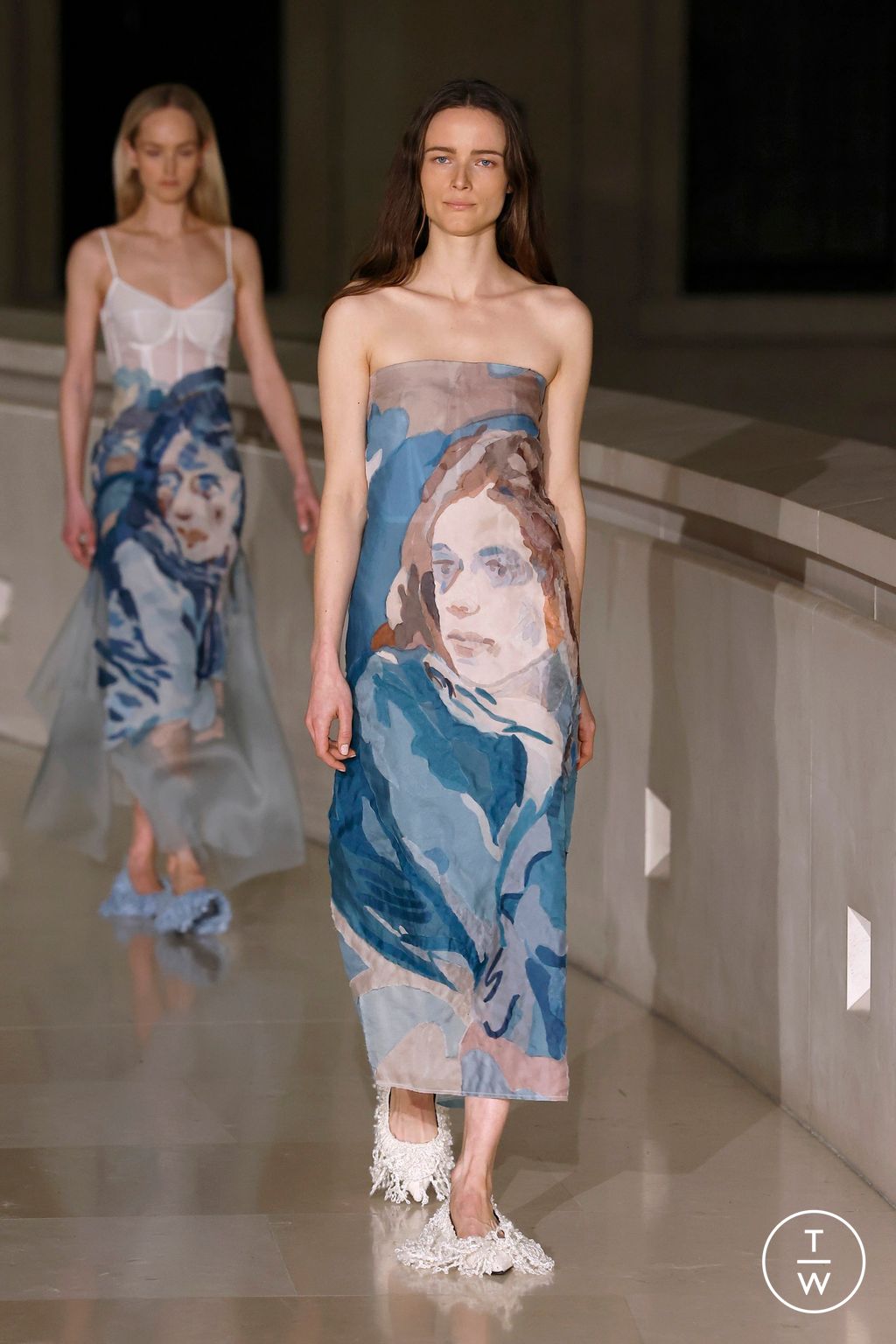 Fashion Week London Fall/Winter 2025 look 47 from the Erdem collection womenswear