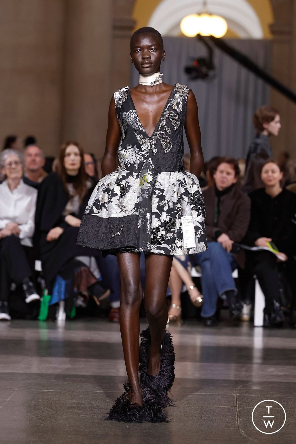 Fashion Week London Fall/Winter 2026 look 2 from the Erdem collection 女装