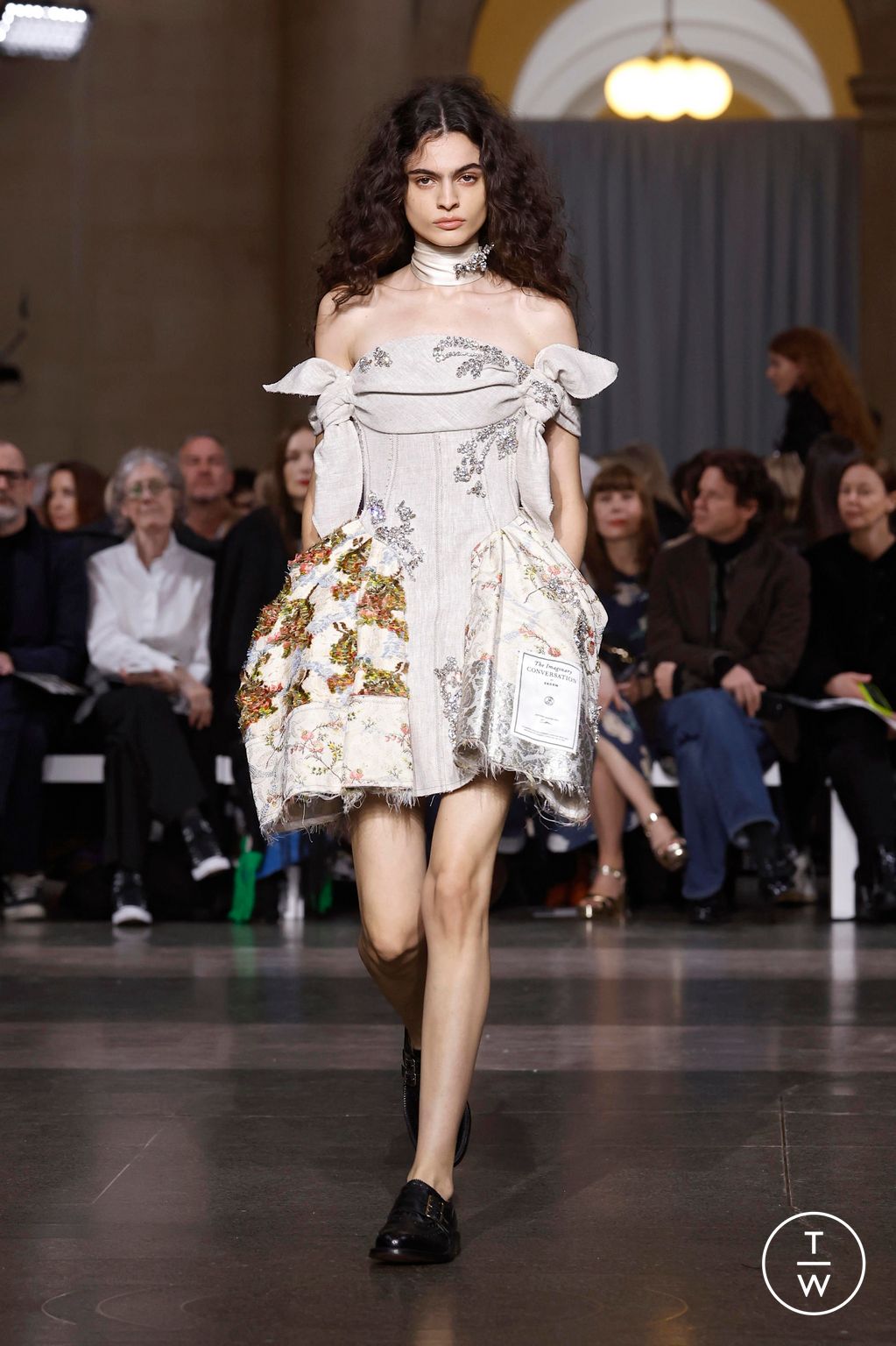 Fashion Week London Fall/Winter 2026 look 4 de la collection Erdem womenswear