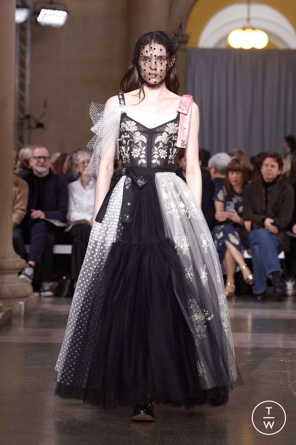 Fashion Week London Fall/Winter 2026 look 20 de la collection Erdem womenswear