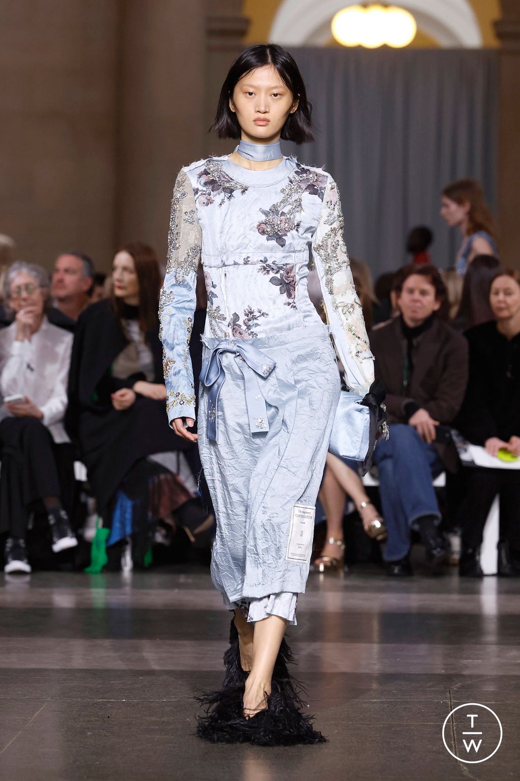Fashion Week London Fall/Winter 2026 look 27 from the Erdem collection 女装