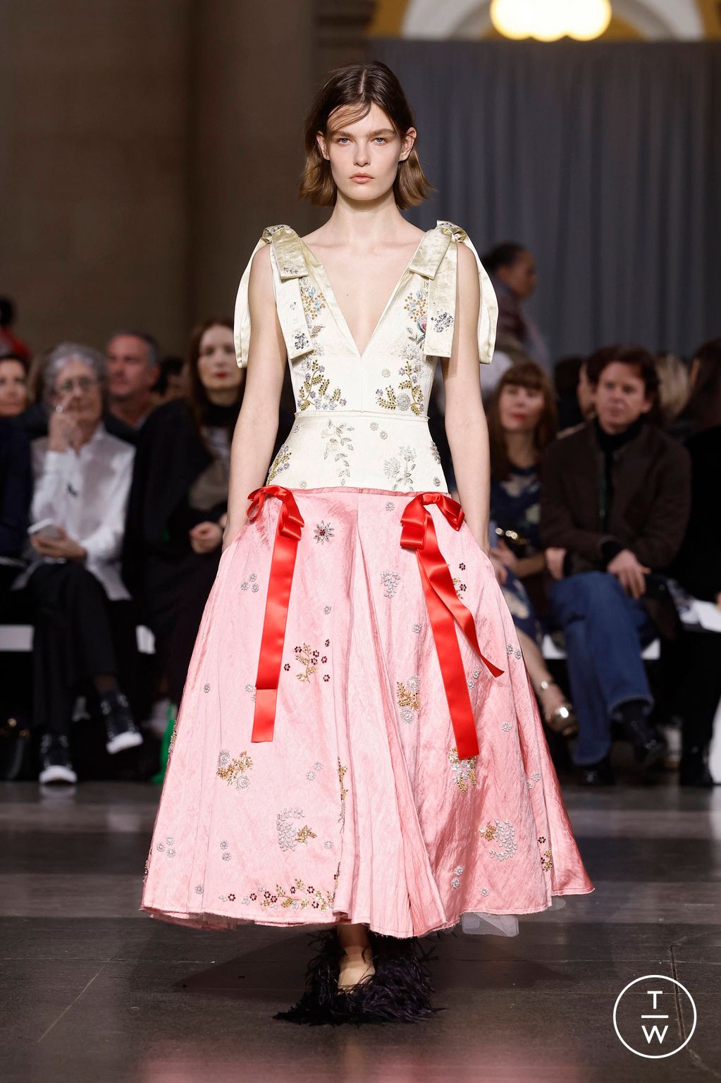 Fashion Week London Fall/Winter 2026 look 28 de la collection Erdem womenswear