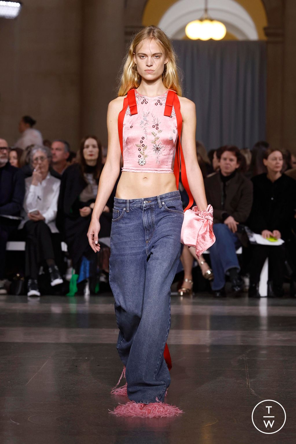 Fashion Week London Fall/Winter 2026 look 29 from the Erdem collection 女装