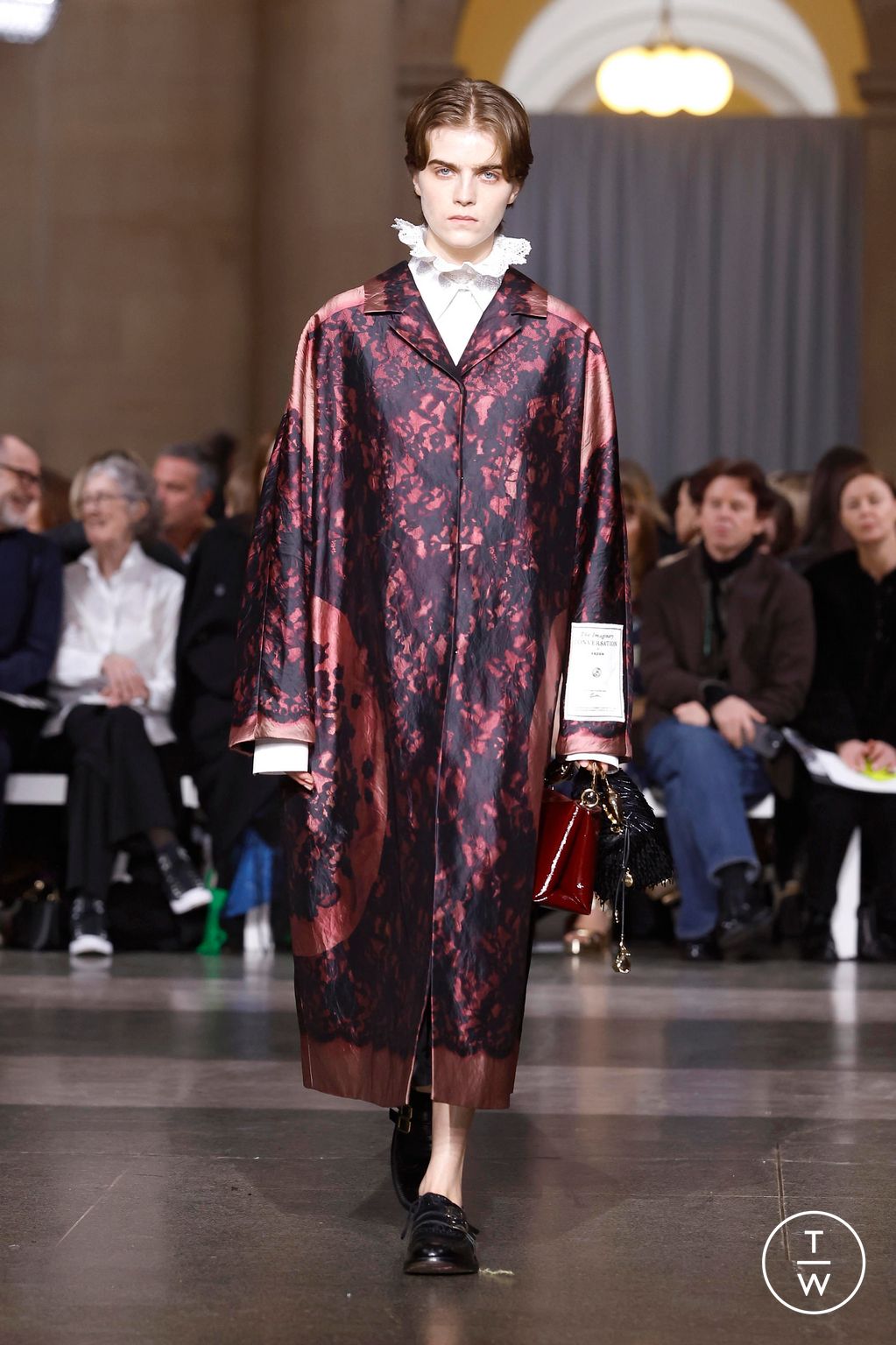 Fashion Week London Fall/Winter 2026 look 38 from the Erdem collection womenswear