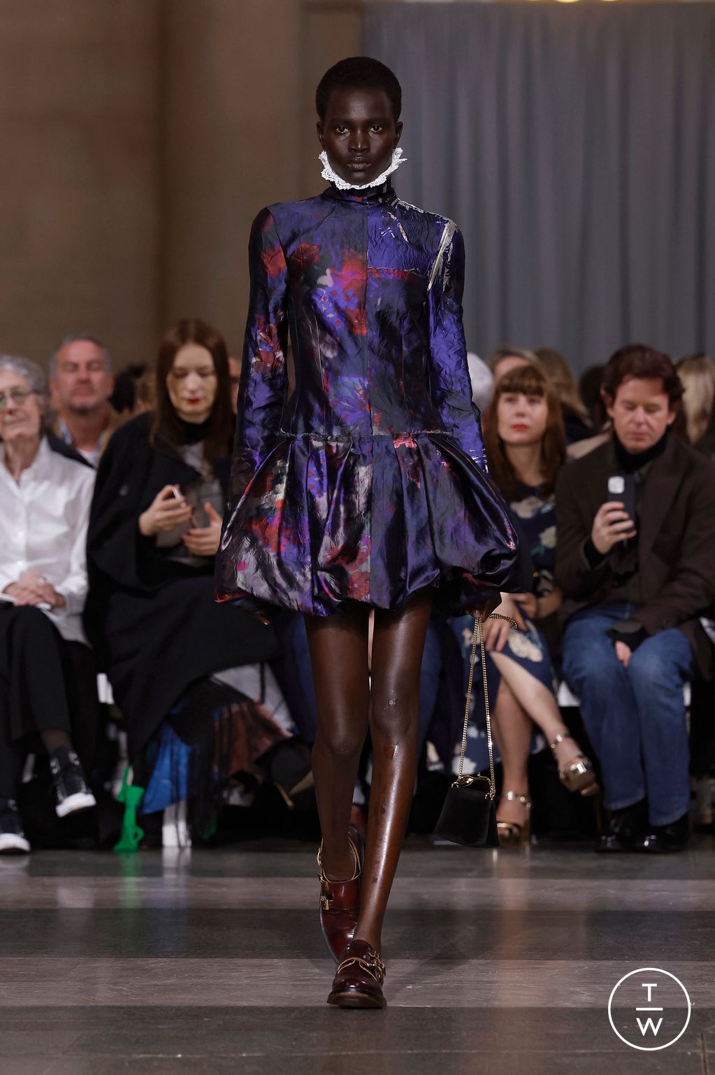 Fashion Week London Fall/Winter 2026 look 43 from the Erdem collection 女装