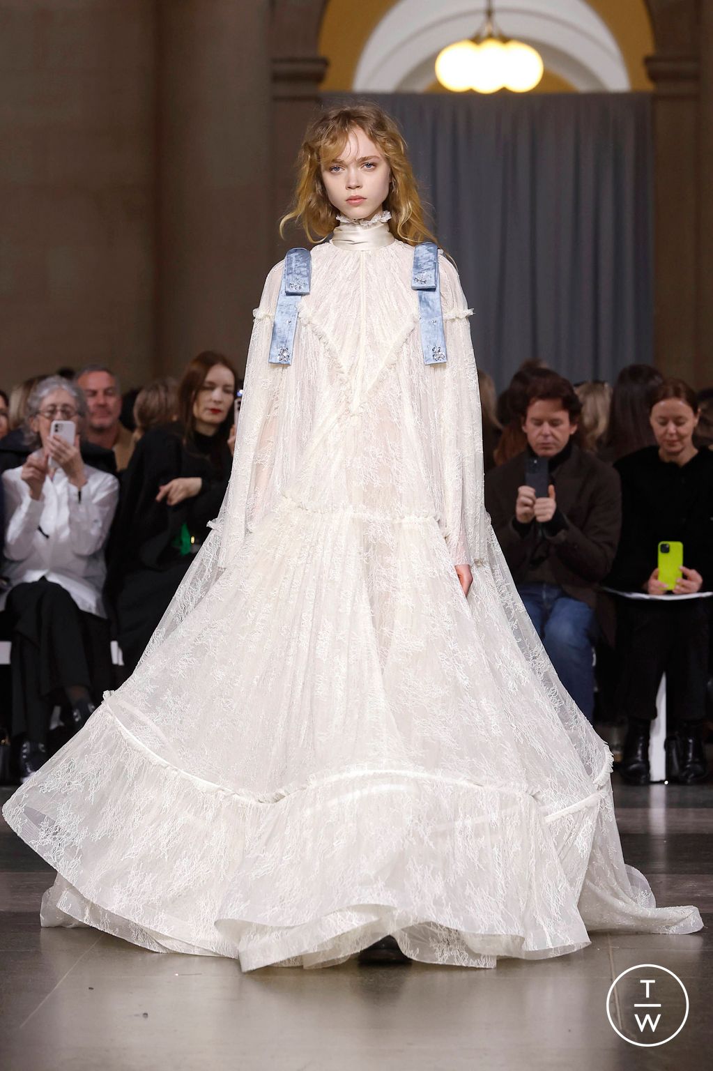 Fashion Week London Fall/Winter 2026 look 45 from the Erdem collection 女装