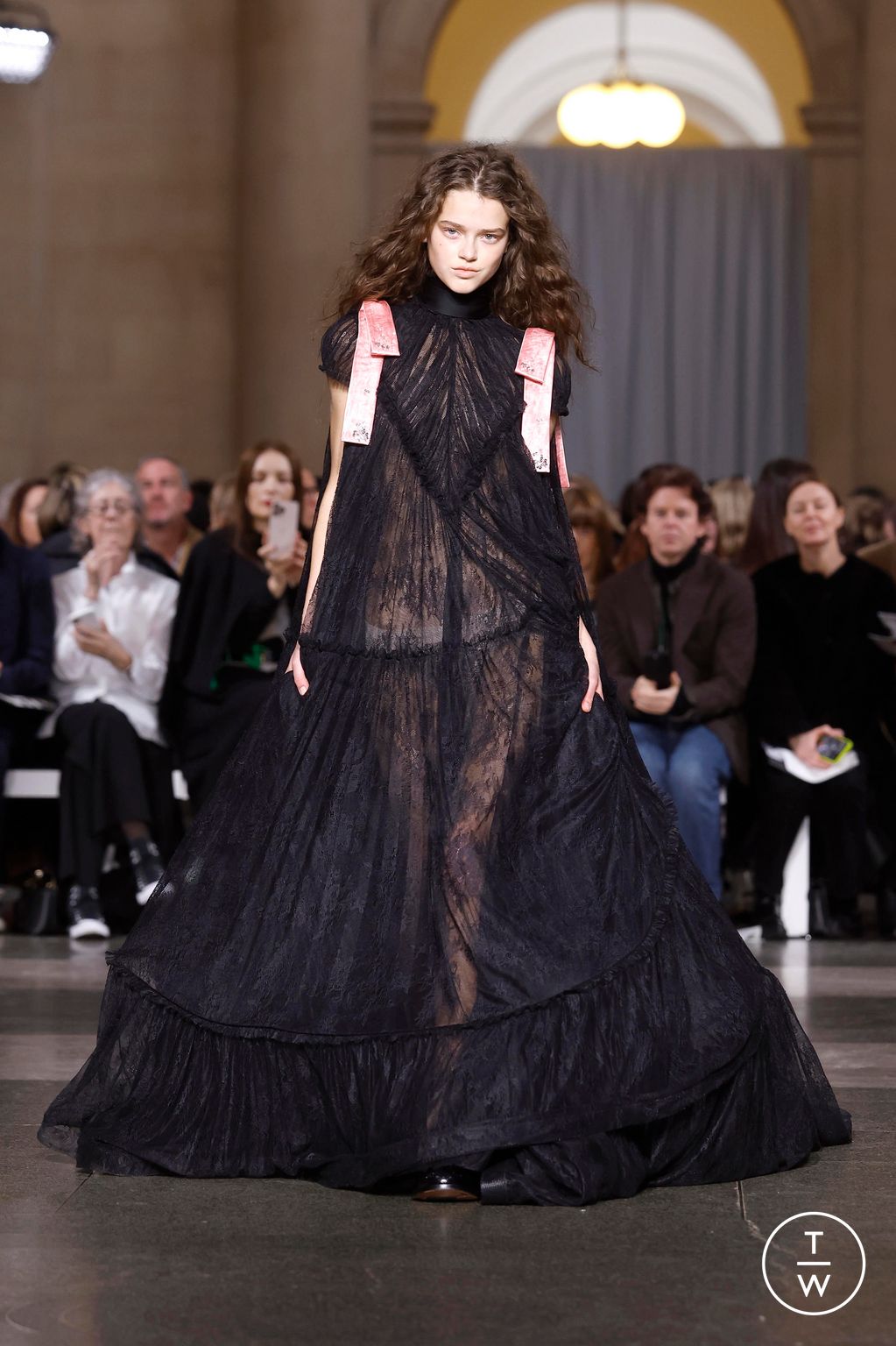 Fashion Week London Fall/Winter 2026 look 47 from the Erdem collection 女装