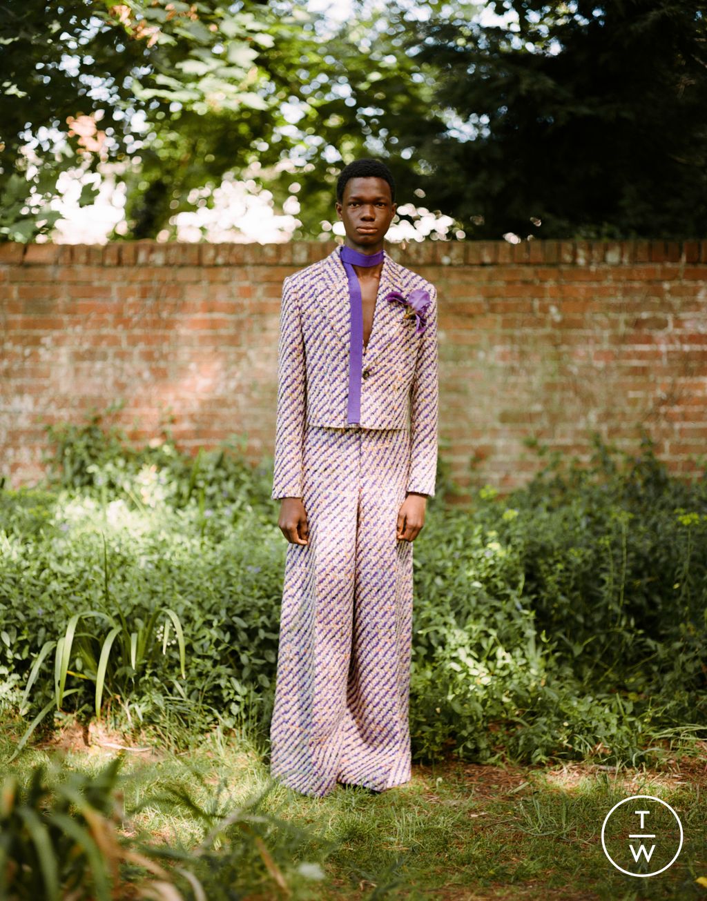 Fashion Week London Spring/Summer 2023 look 7 from the Erdem collection menswear