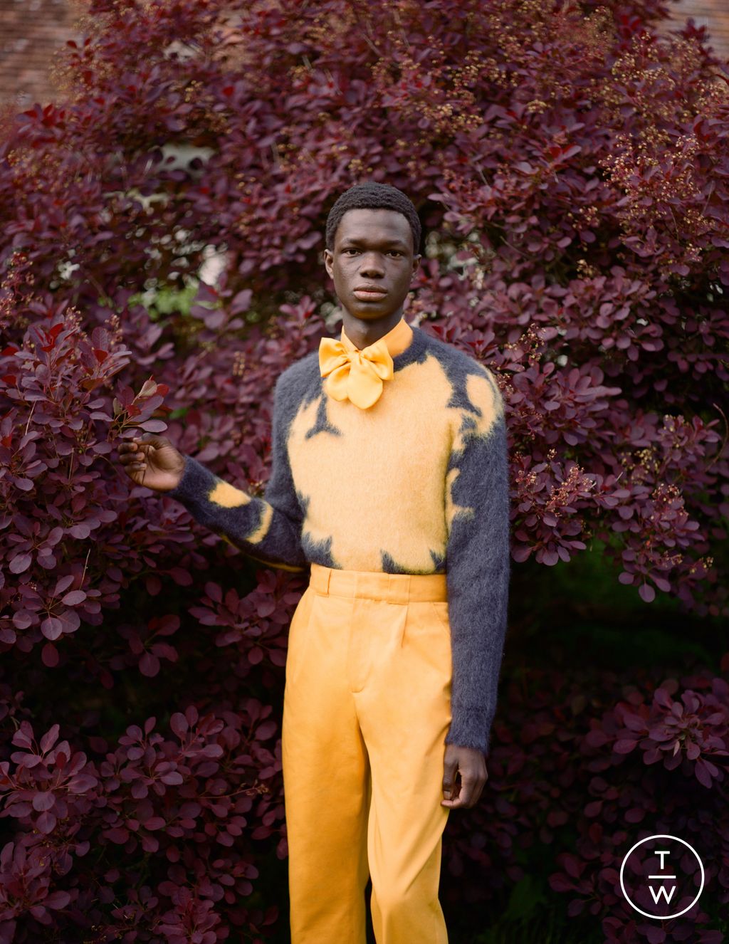 Fashion Week London Spring/Summer 2023 look 9 from the Erdem collection menswear