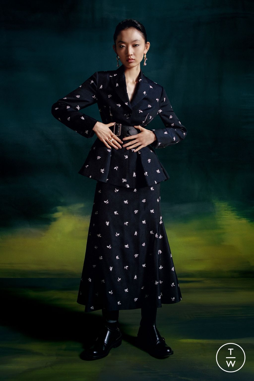 Fashion Week London Pre-Fall 2023 look 10 from the Erdem collection womenswear