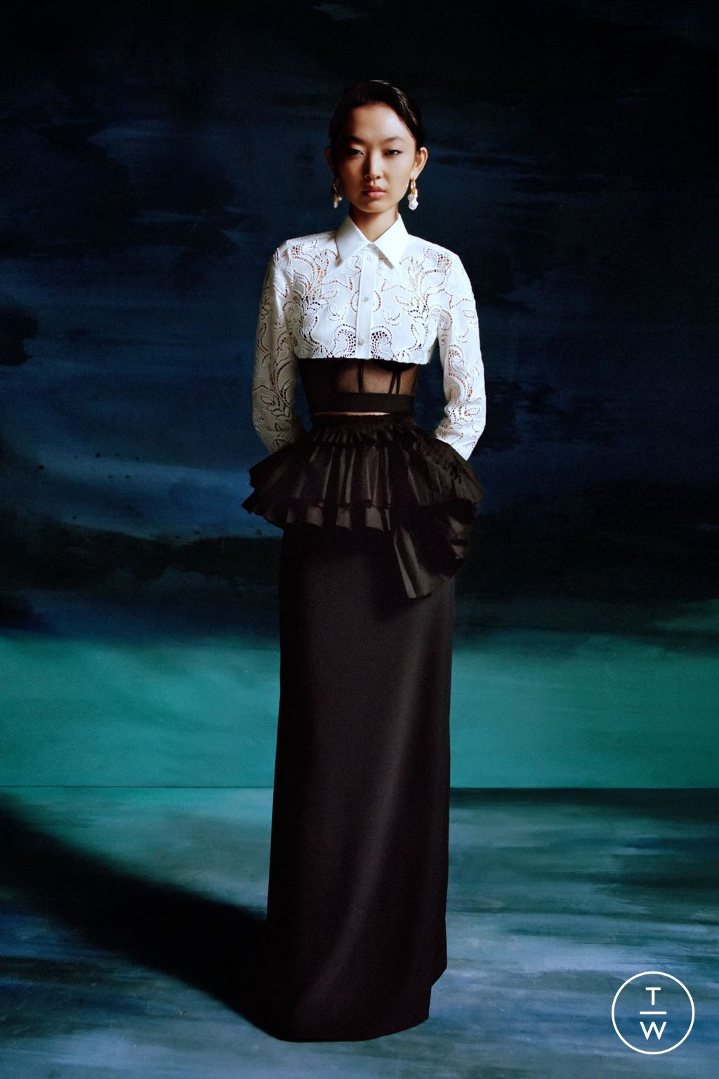 Fashion Week London Pre-Fall 2023 look 13 from the Erdem collection womenswear