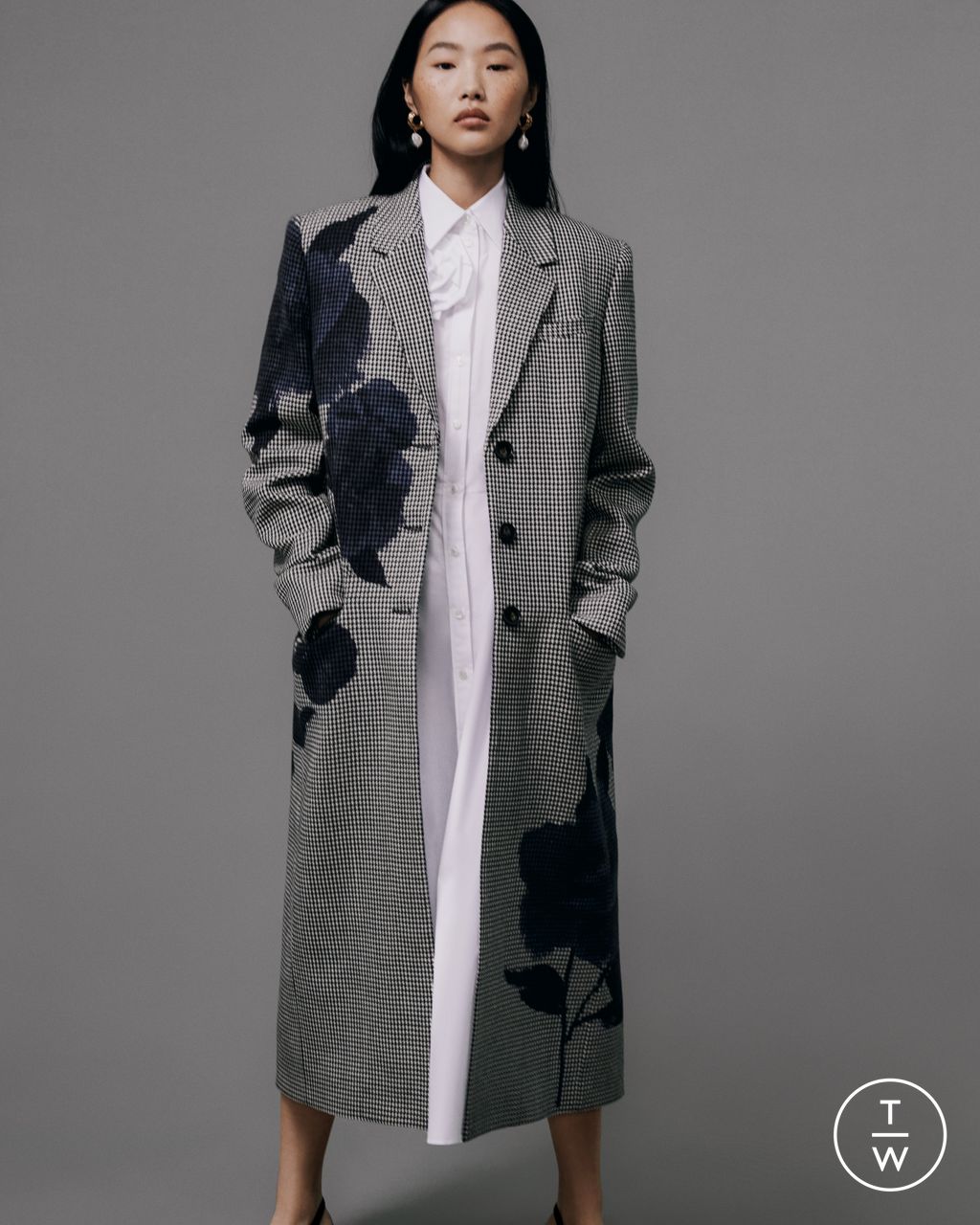 Fashion Week London Pre-Fall 2024 look 2 from the Erdem collection womenswear