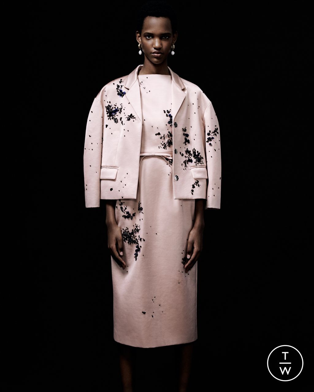 Fashion Week London Pre-Fall 2024 look 38 from the Erdem collection womenswear