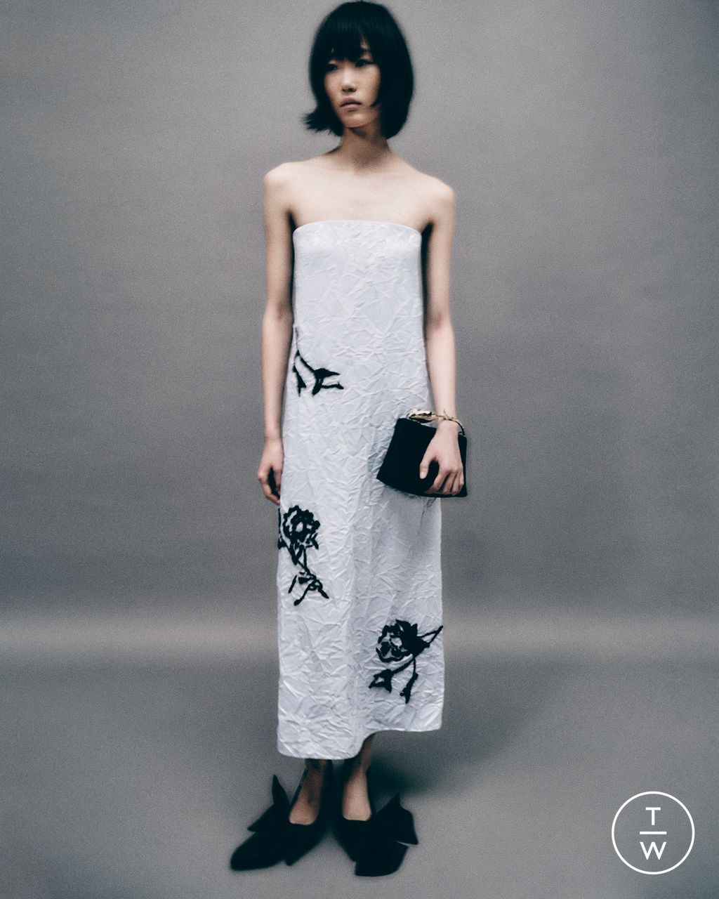 Fashion Week London Pre-Fall 2025 look 1 from the Erdem collection womenswear