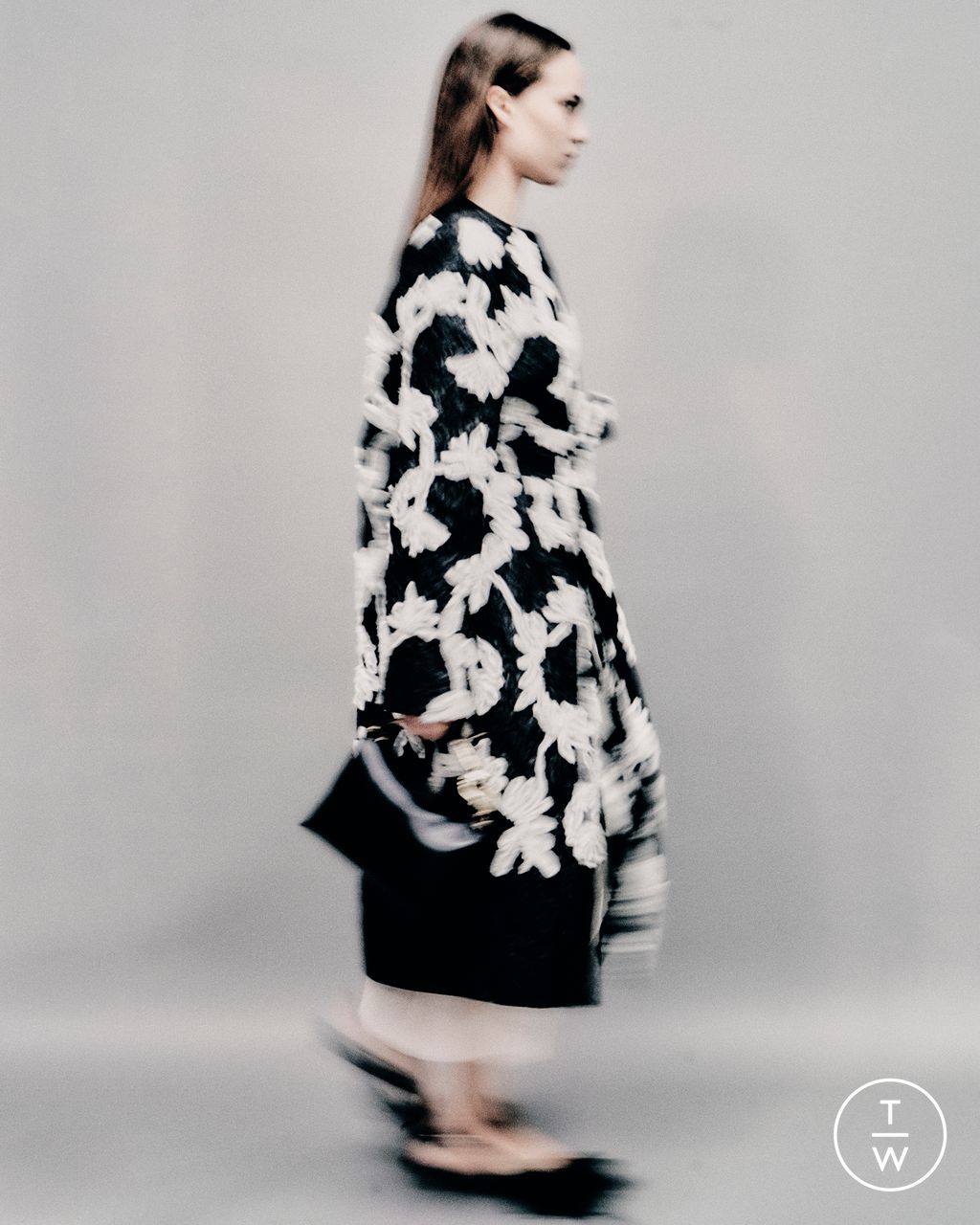 Fashion Week London Pre-Fall 2025 look 17 from the Erdem collection womenswear