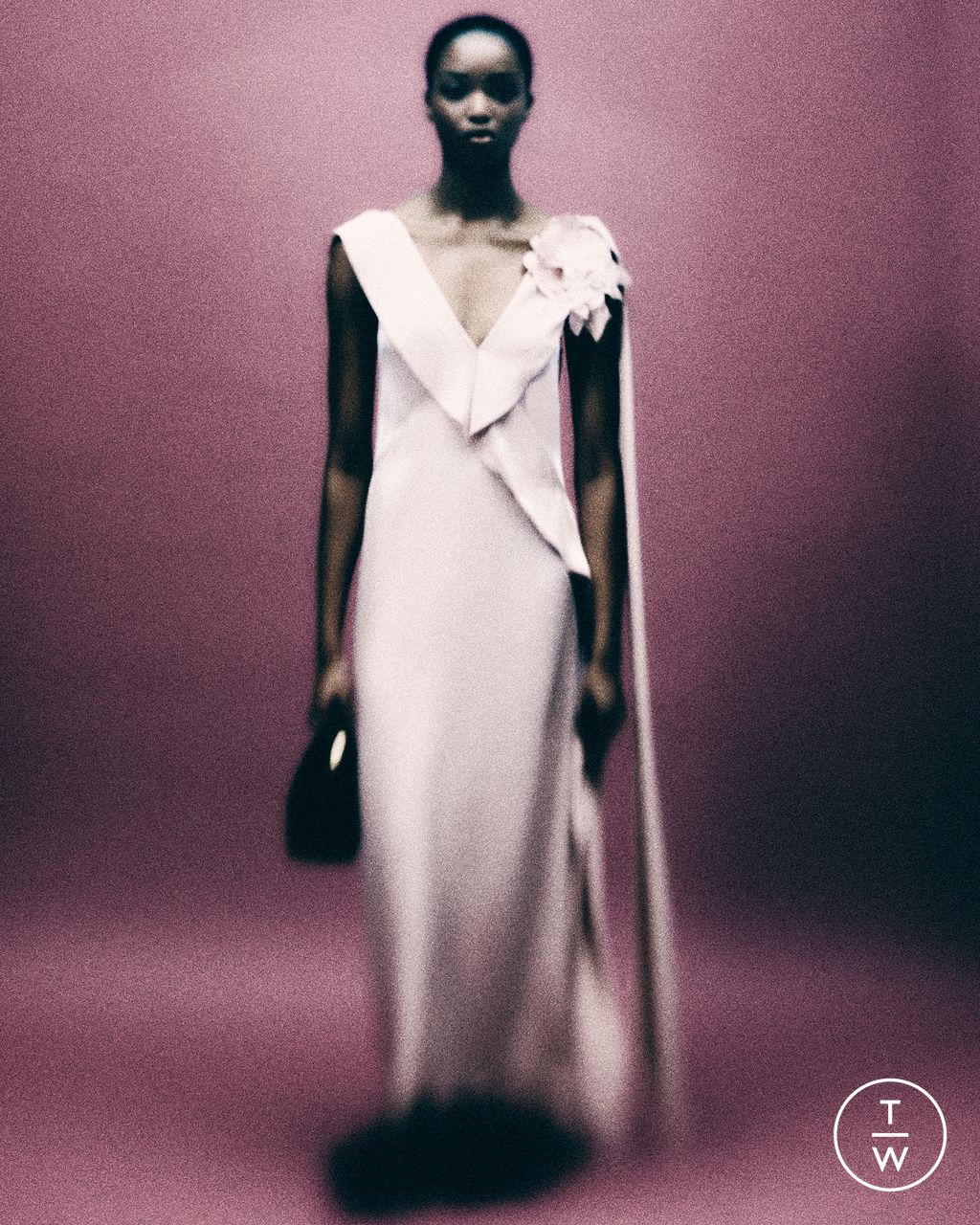 Fashion Week London Pre-Fall 2025 look 27 from the Erdem collection 女装