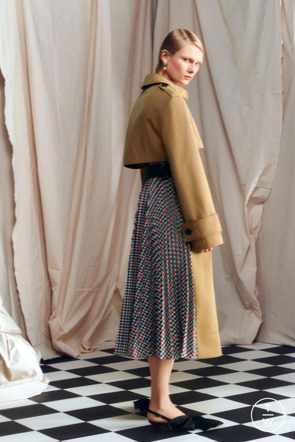 Fashion Week London Resort 2024 look 11 from the Erdem collection 女装