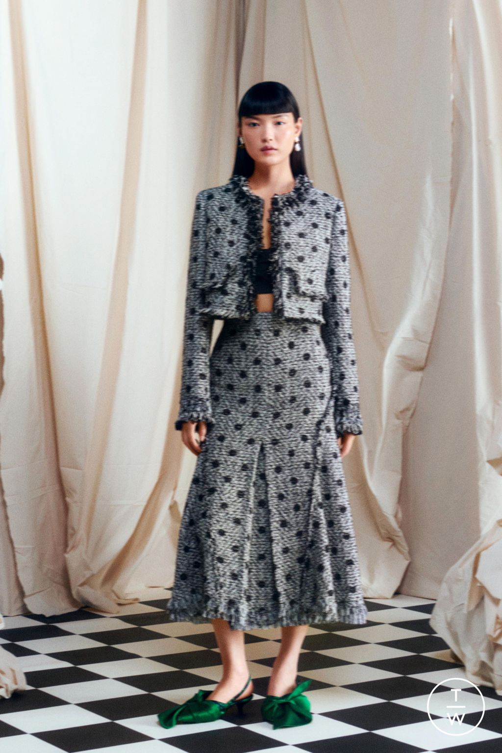 Fashion Week London Resort 2024 look 34 from the Erdem collection 女装