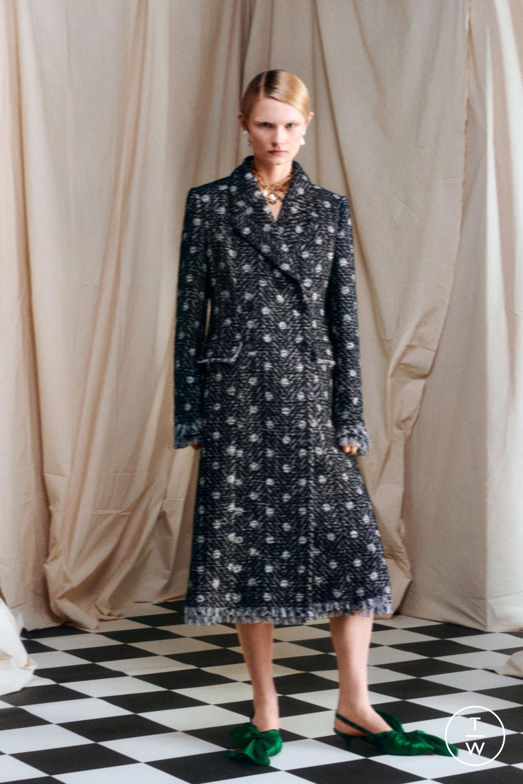 Fashion Week London Resort 2024 look 36 from the Erdem collection 女装