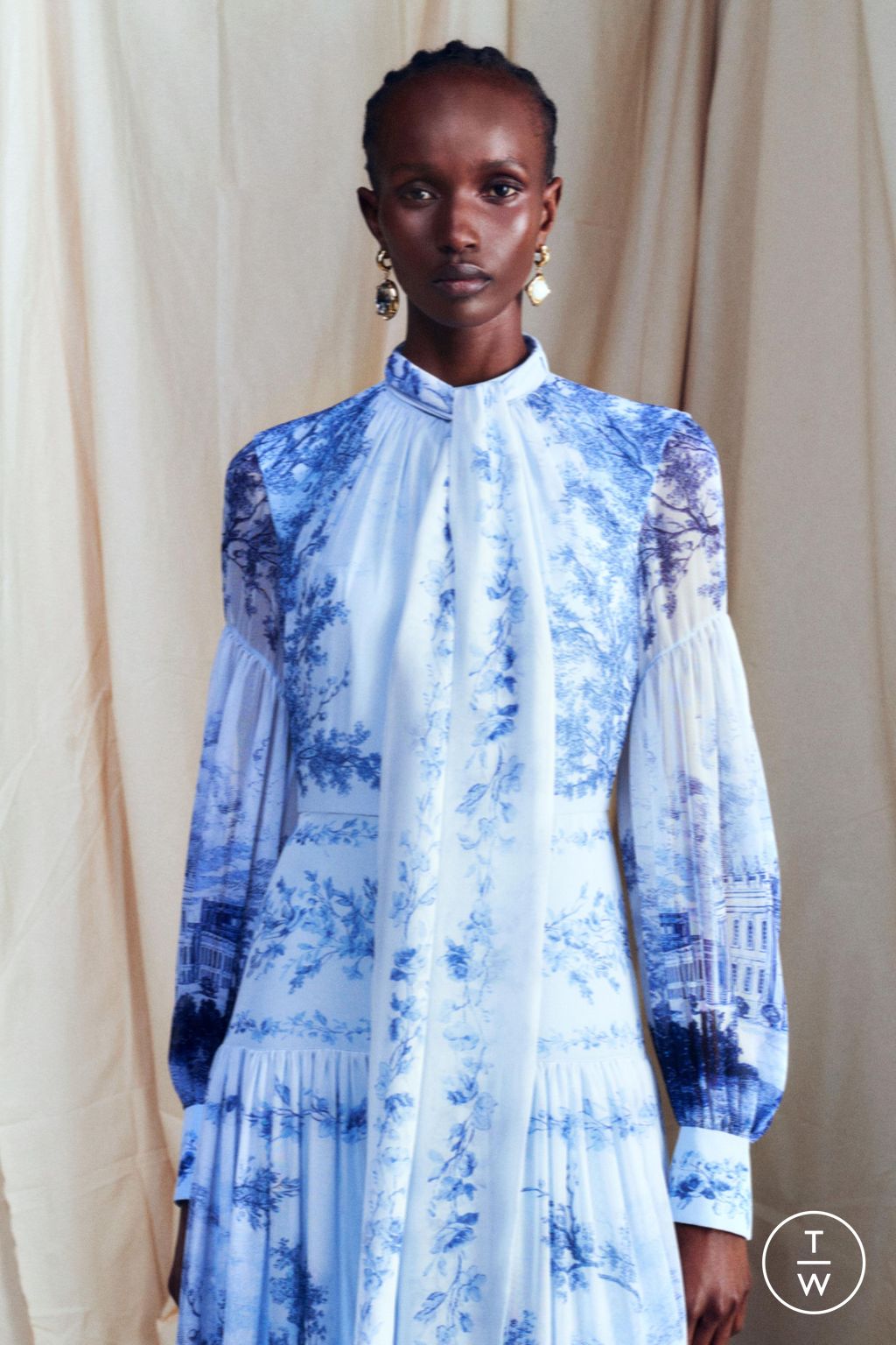 Fashion Week London Resort 2024 look 37 from the Erdem collection 女装